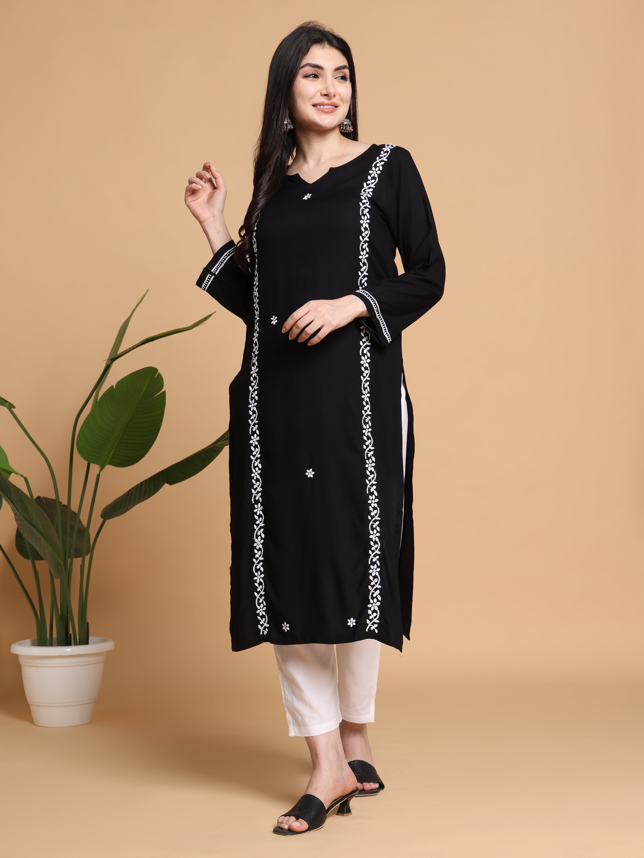 RUHANI BLACK KURTA SET- WHITE