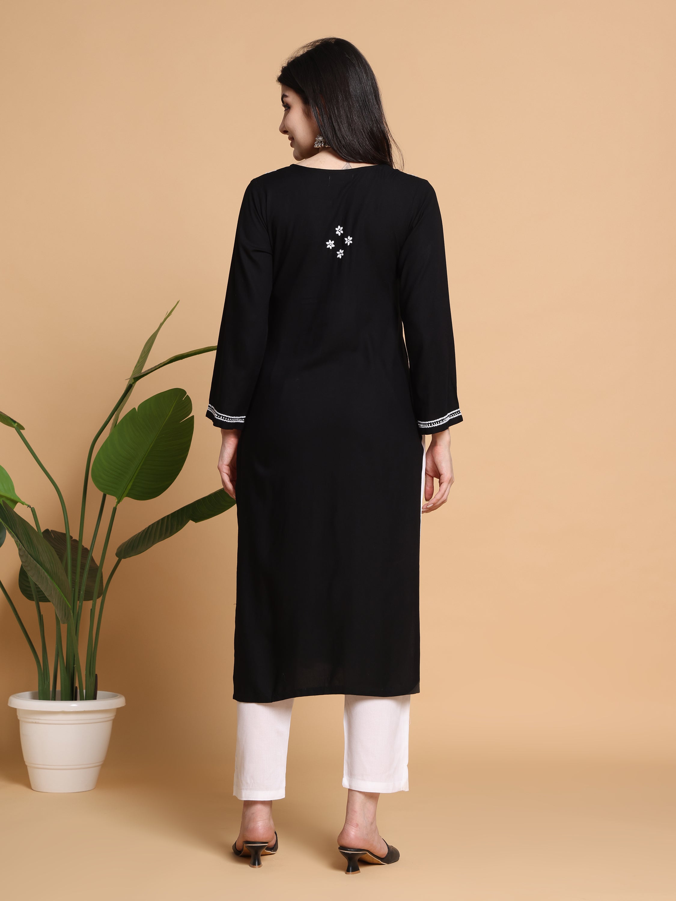 RUHANI BLACK KURTA SET- WHITE