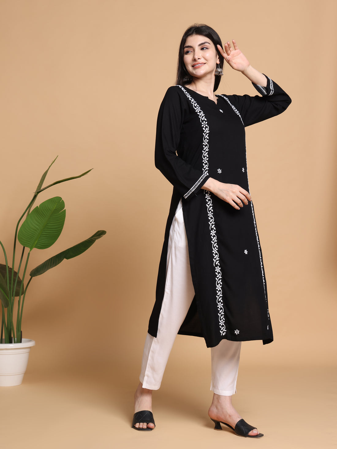 RUHANI BLACK KURTA SET- WHITE