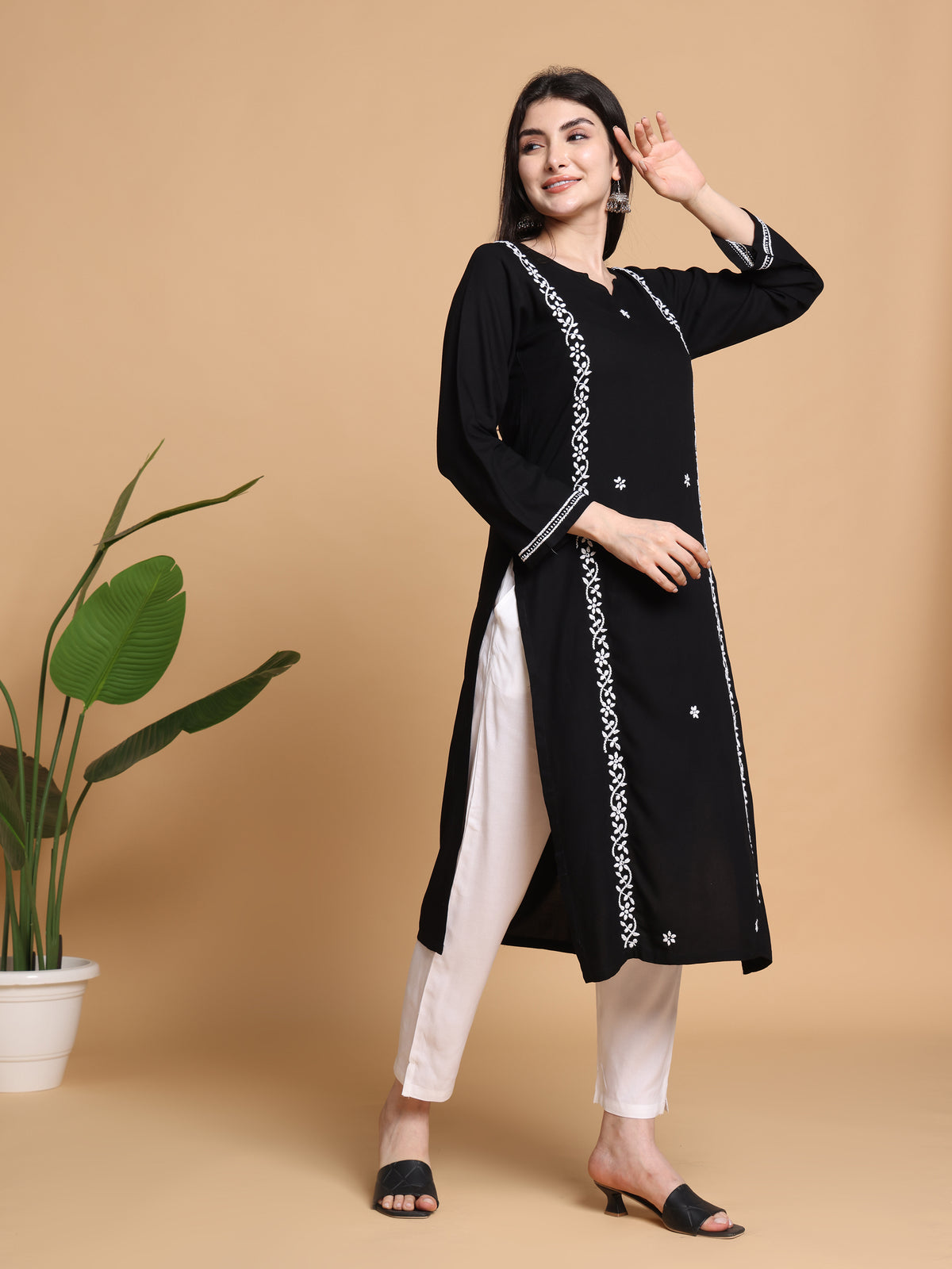 RUHANI BLACK KURTA SET- WHITE